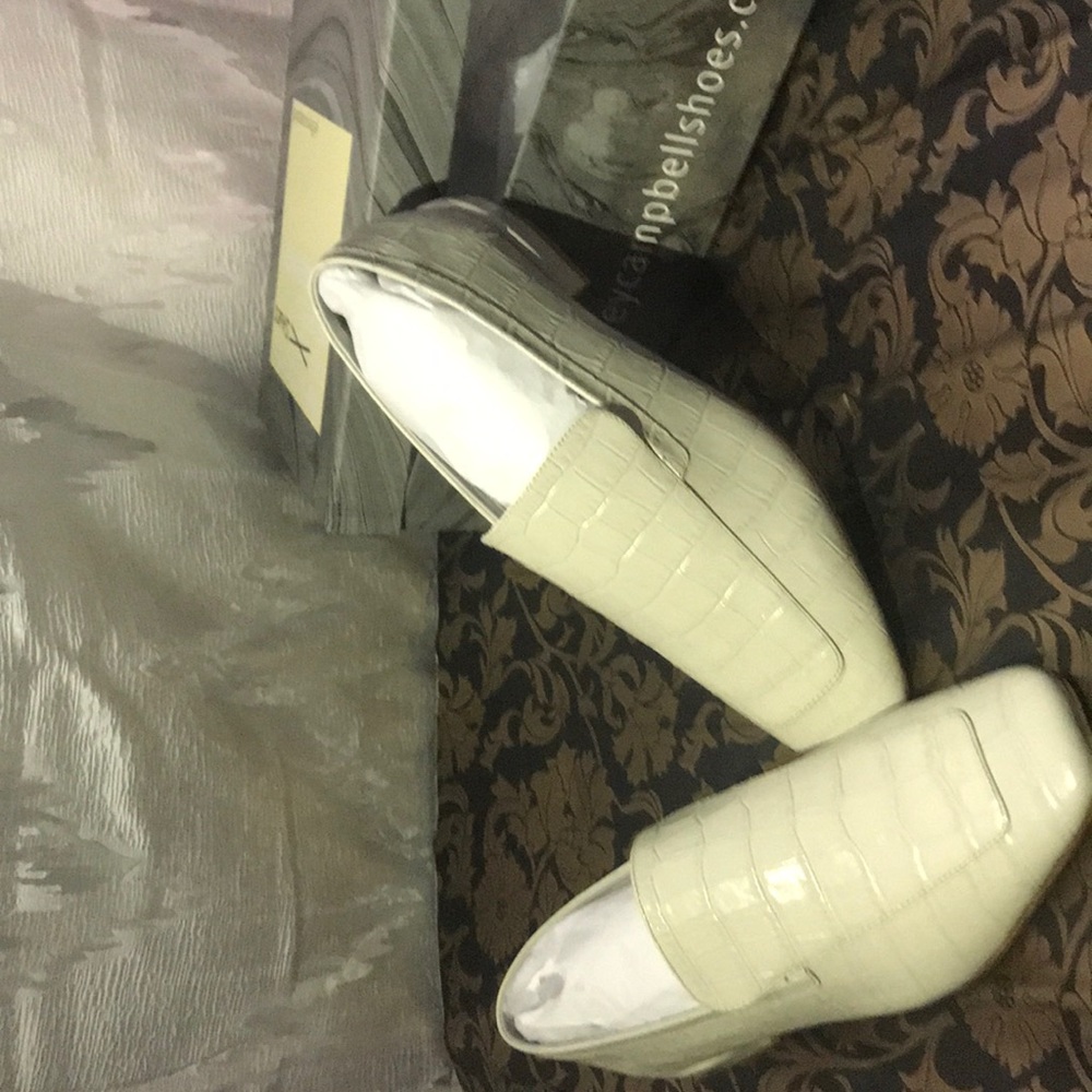 Jeffrey Campbell Ivory Croc Embossed Loafer - Picture 2 of 5